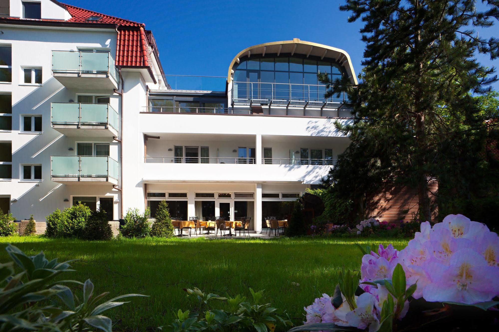 Ringhotel Strandblick Kuehlungsborn Exterior foto