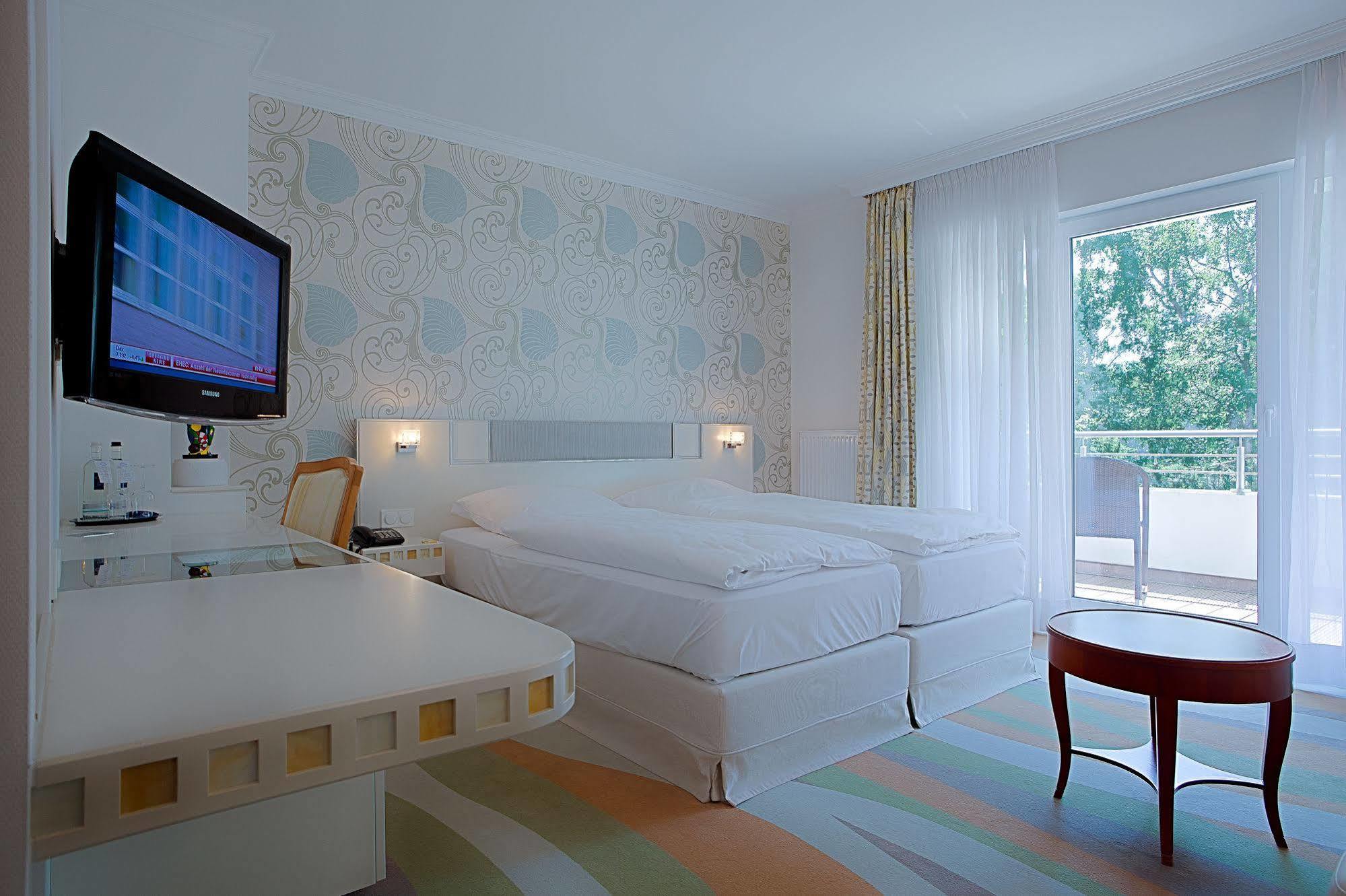 Ringhotel Strandblick Kuehlungsborn Exterior foto