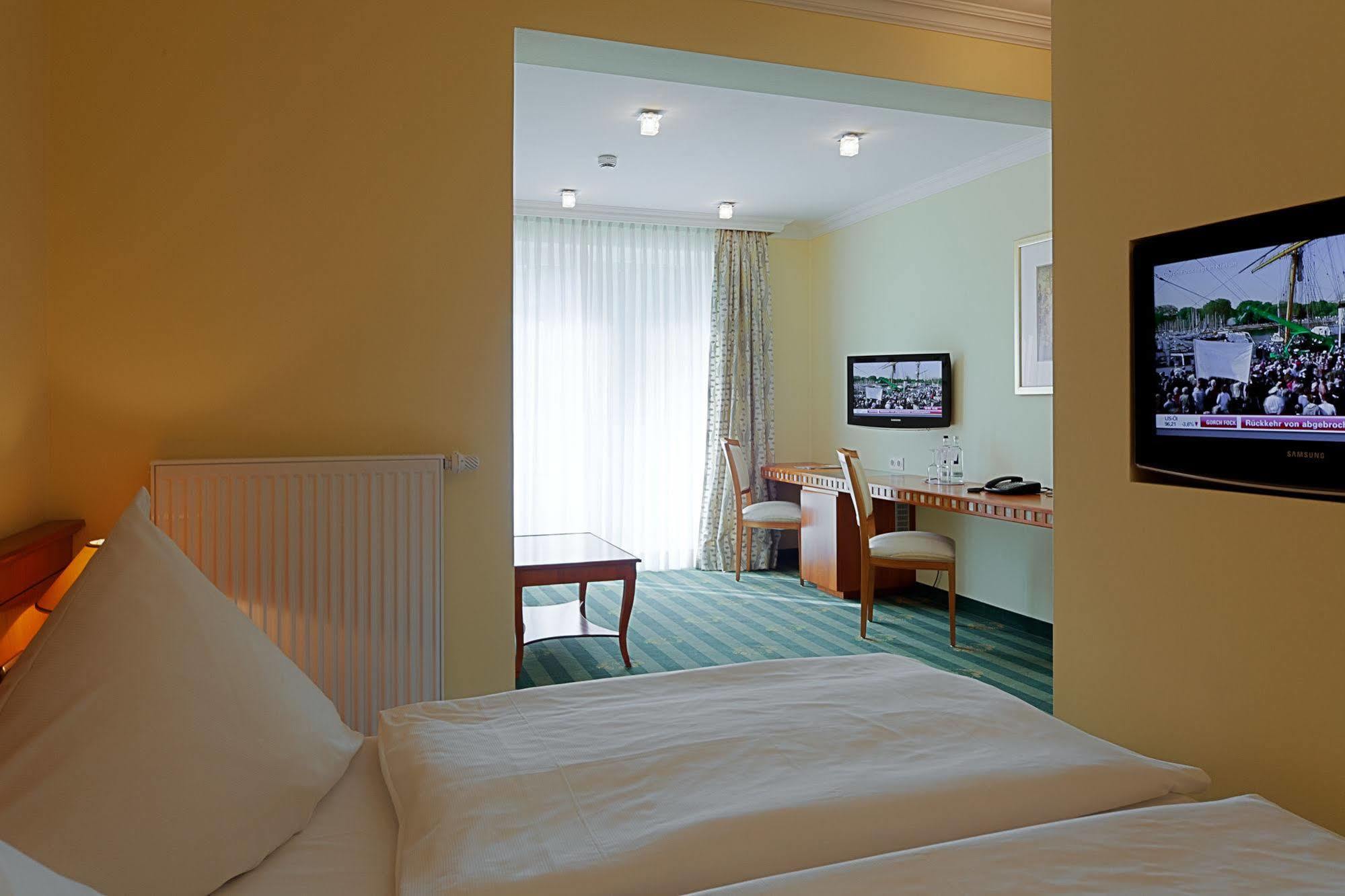 Ringhotel Strandblick Kuehlungsborn Exterior foto